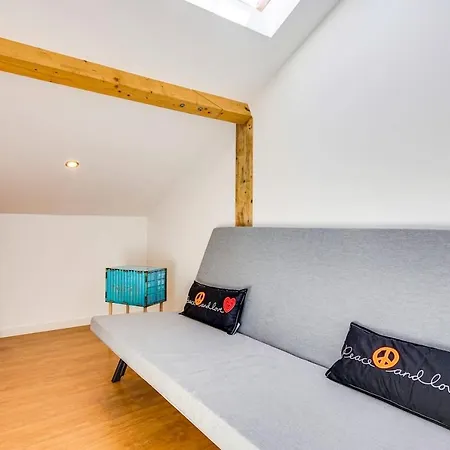 Charming 4 Bedroom In Anjos アパート